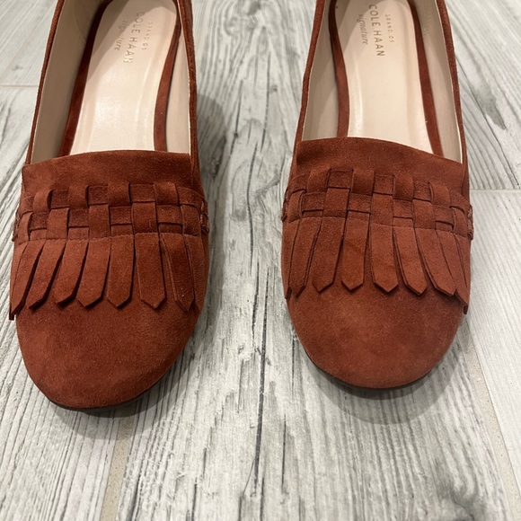 Cole Haan Mabel Suede Tassel Pump size 8.5 - Picture 3 of 12